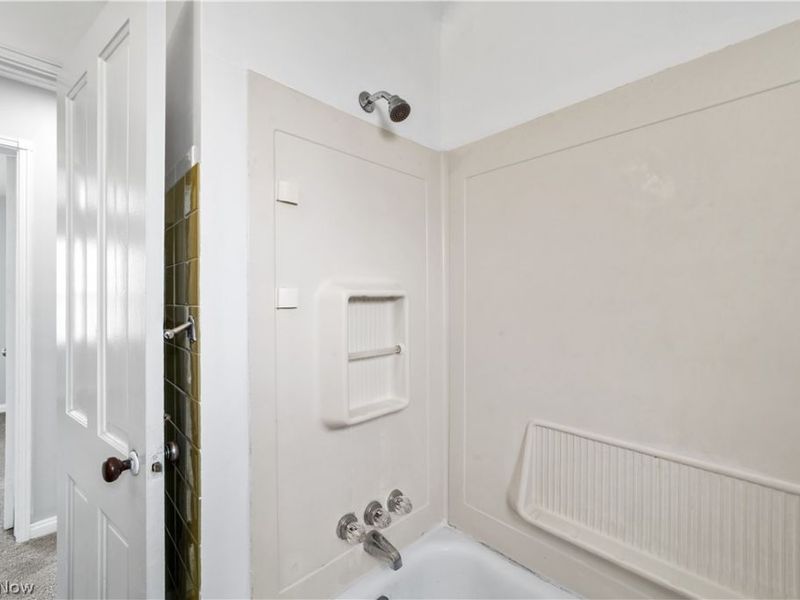 3778 Highland Road, Cleveland, OH 44111 Photo 11