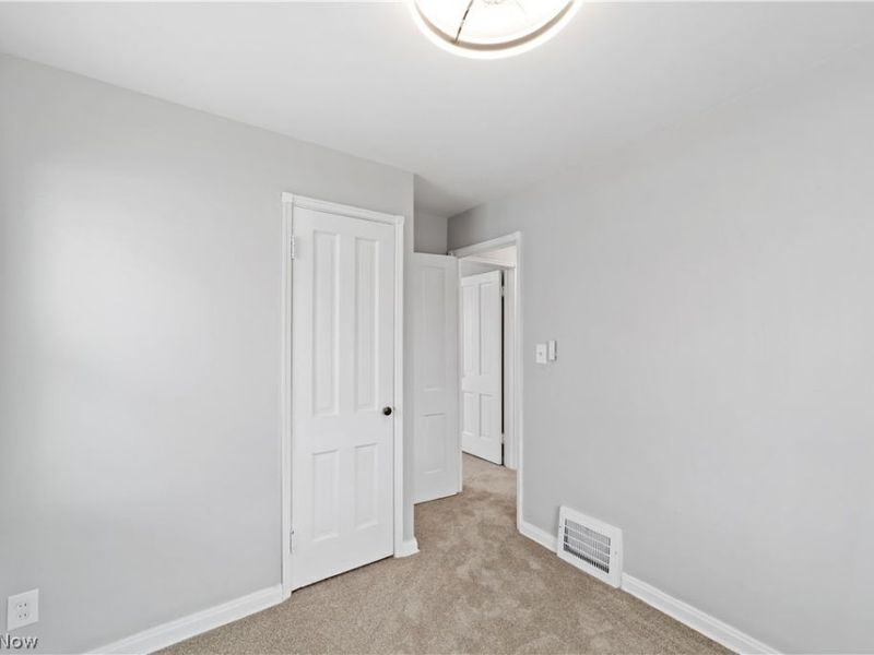 3778 Highland Road, Cleveland, OH 44111 Photo 16