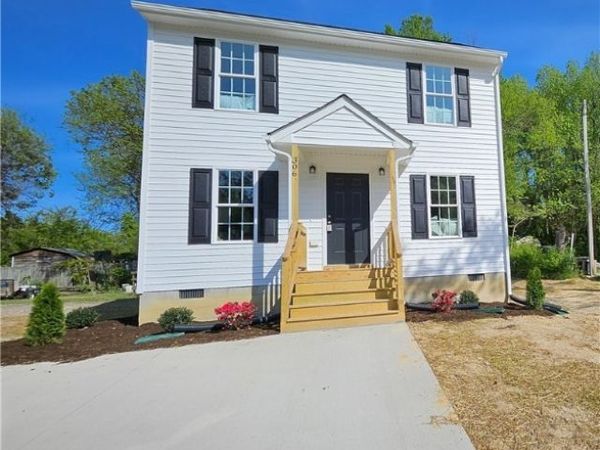 306 N WEST Avenue , Blackstone, VA 23824