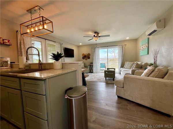 463 Staniel Cay Drive, Osage Beach, MO 65065