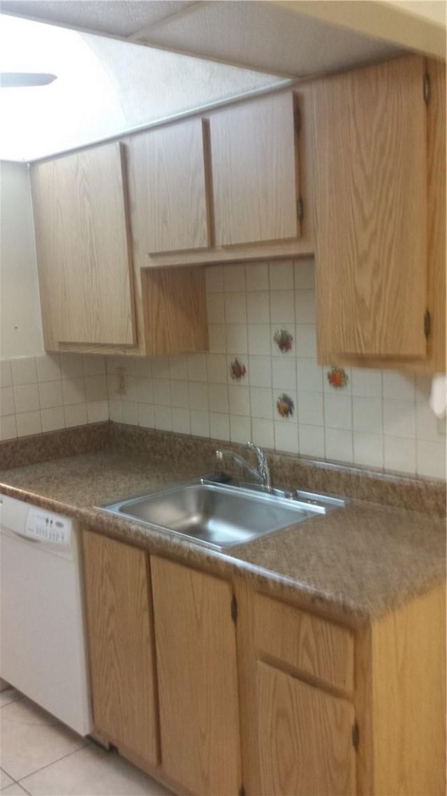 8450 Lagos De Campo Boulevard, Unit 201, Tamarac, FL 33321 Photo