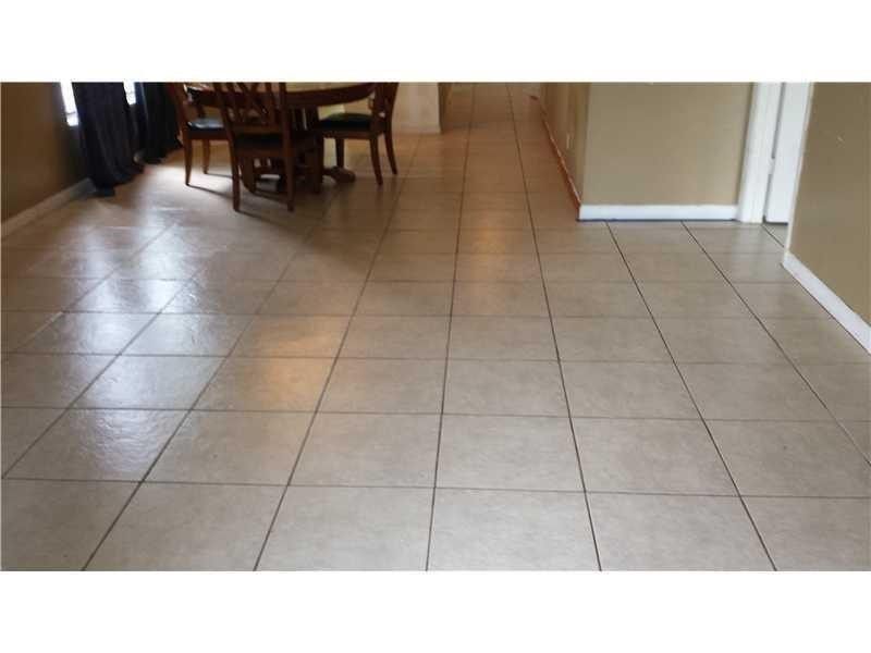 8450 Lagos De Campo Boulevard, Unit 201, Tamarac, FL 33321 Photo