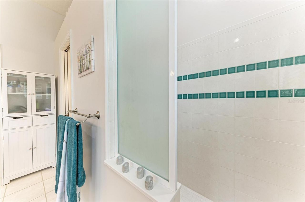 4735 Spinnaker Drive , Bradenton, FL 34208 Photo