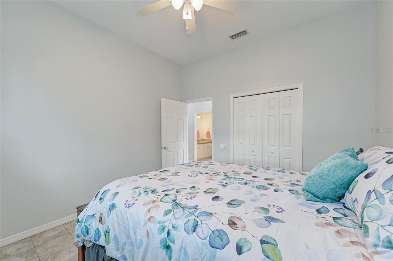 4735 Spinnaker Drive , Bradenton, FL 34208 Photo