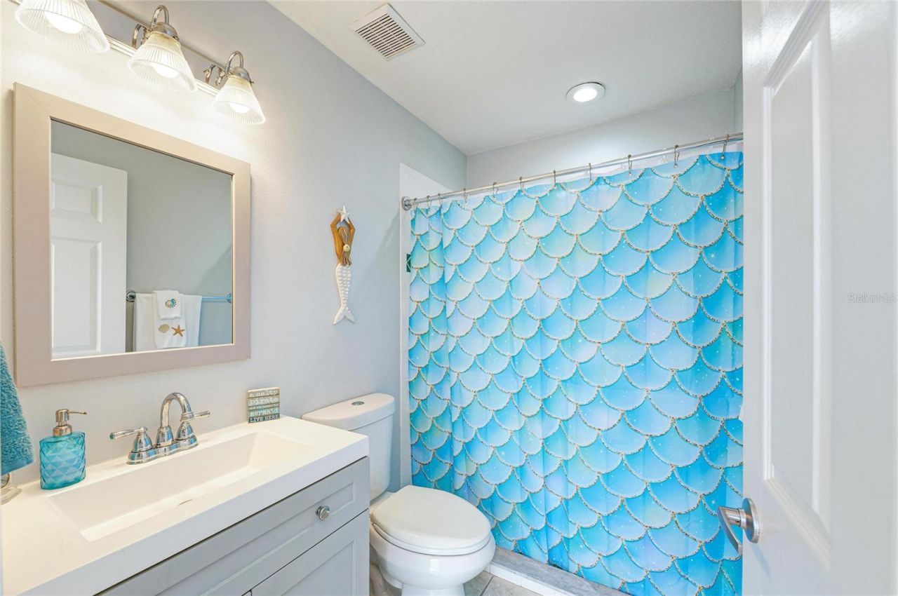 4735 Spinnaker Drive , Bradenton, FL 34208 Photo