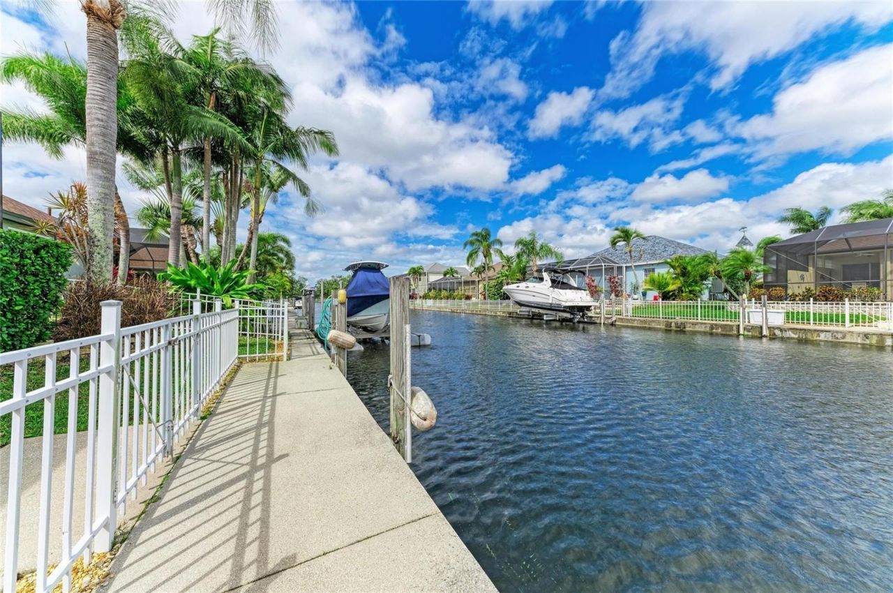 4735 Spinnaker Drive, Bradenton, FL 34208 Photo