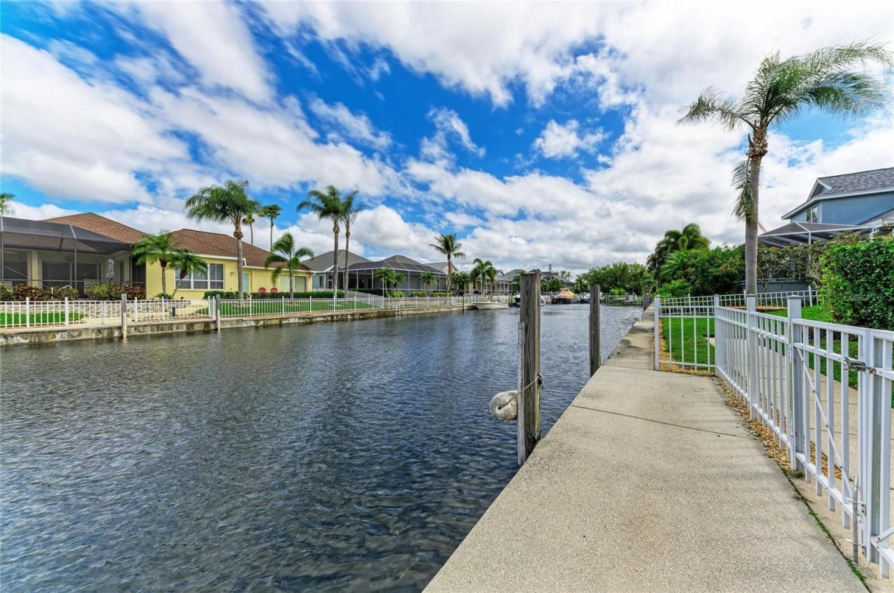 4735 Spinnaker Drive , Bradenton, FL 34208 Photo