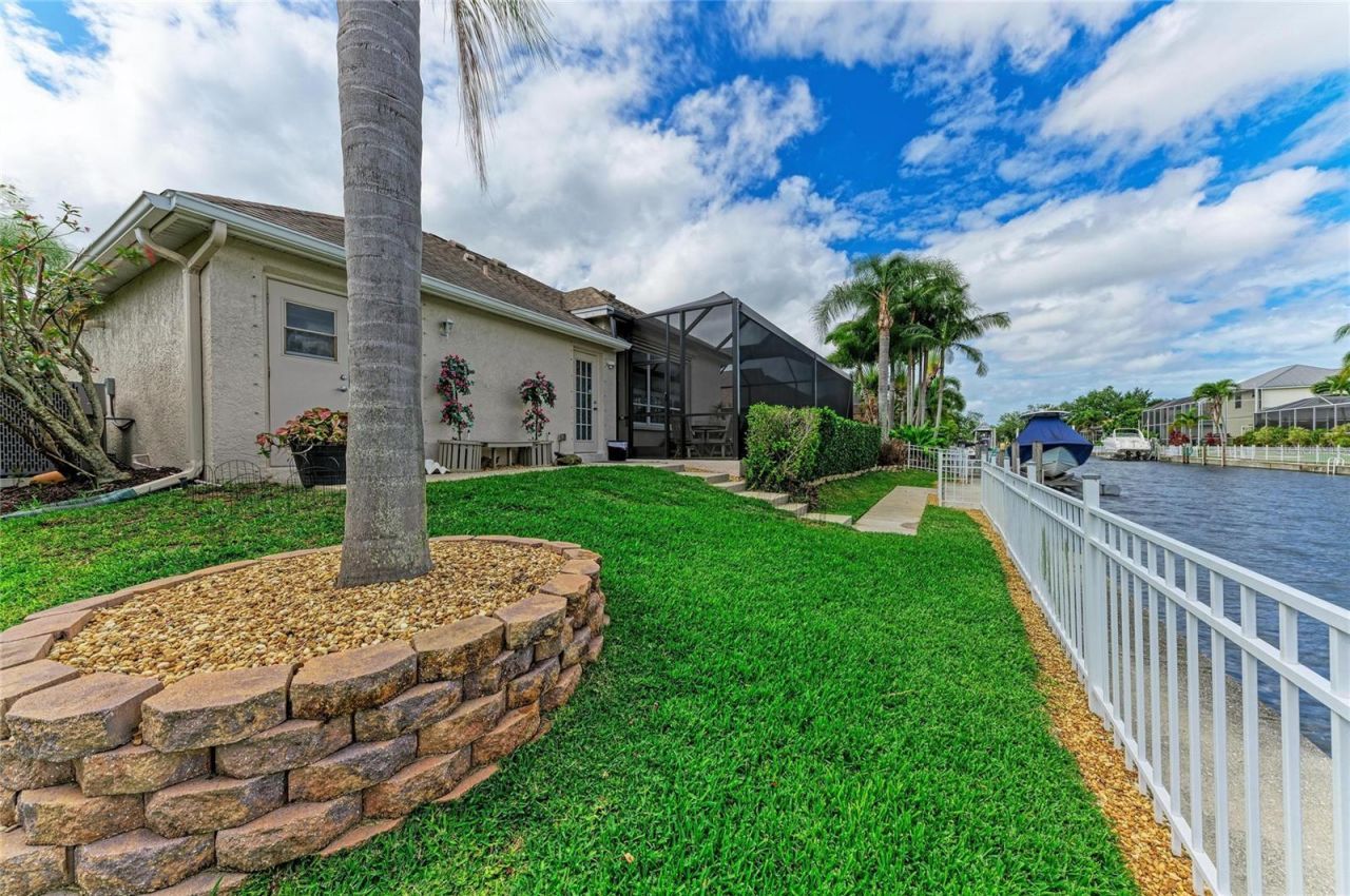 4735 Spinnaker Drive , Bradenton, FL 34208 Photo