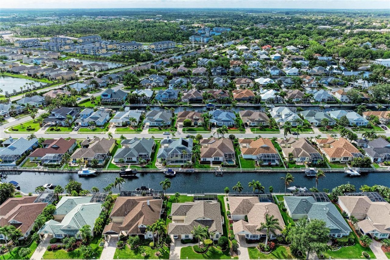 4735 Spinnaker Drive, Bradenton, FL 34208 Photo