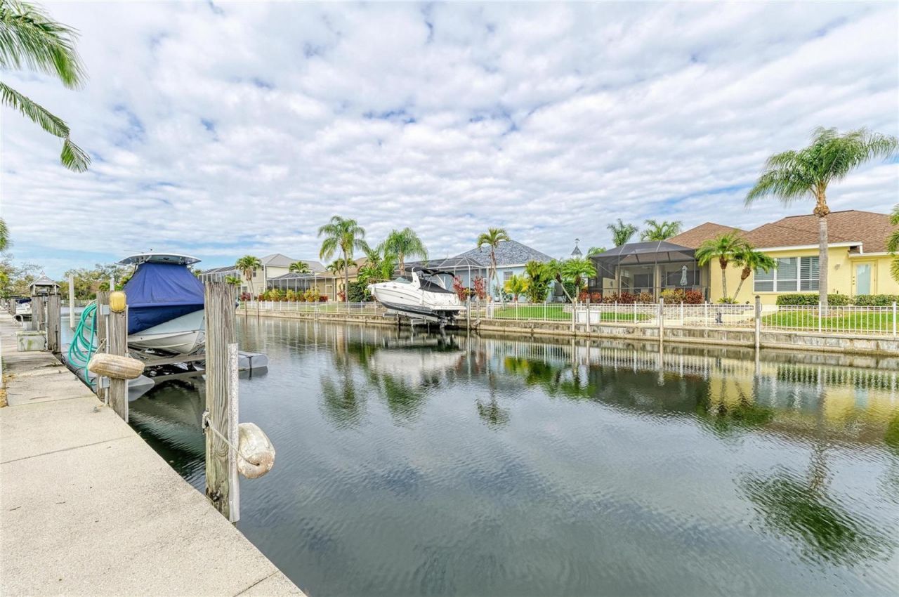 4735 Spinnaker Drive , Bradenton, FL 34208 Photo