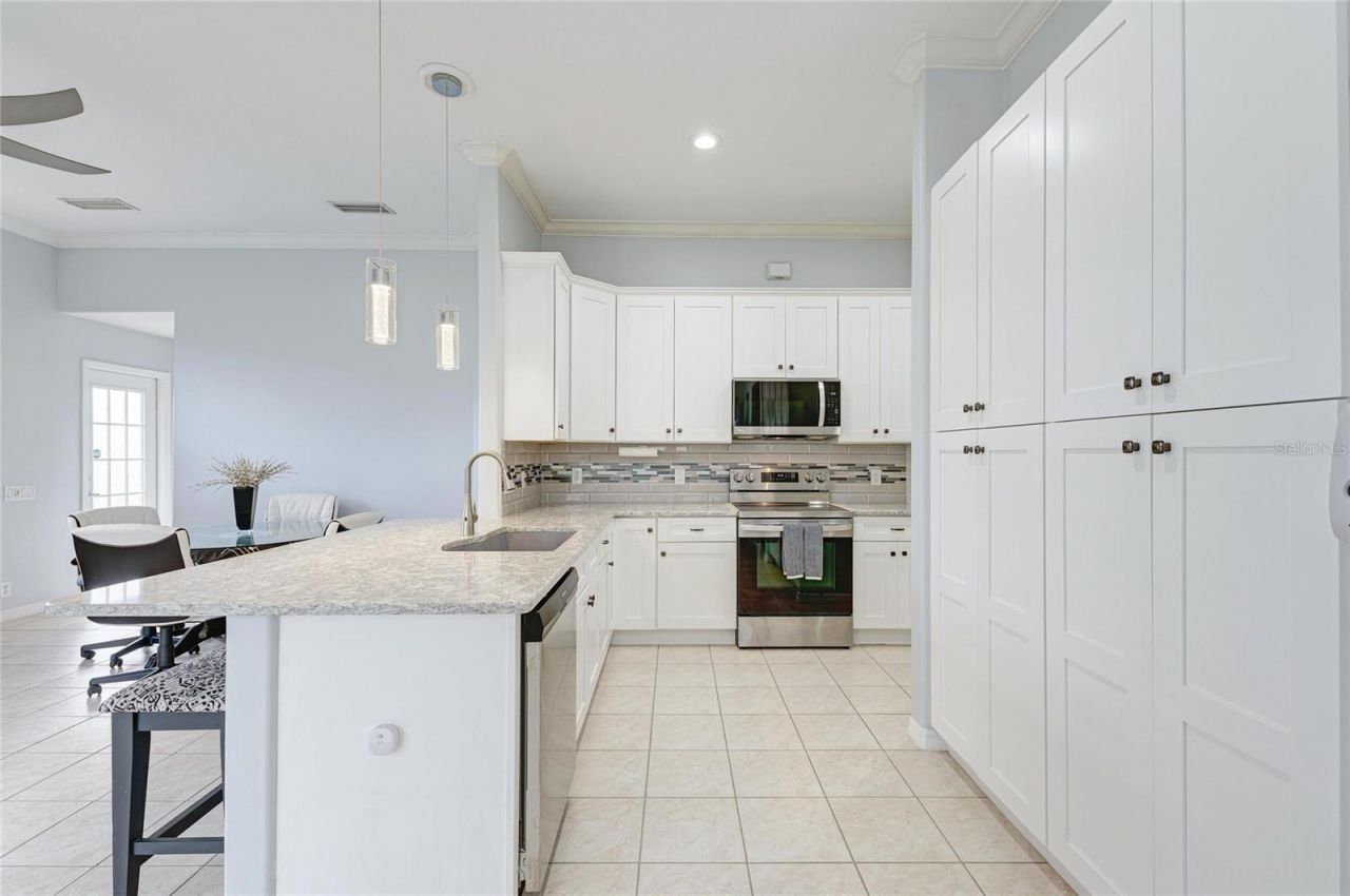 4735 Spinnaker Drive , Bradenton, FL 34208 Photo