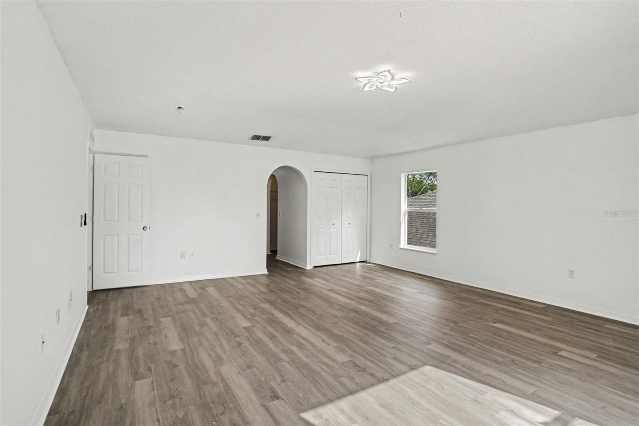 10317 Frog Pond Drive , Riverview, FL 33569 Photo