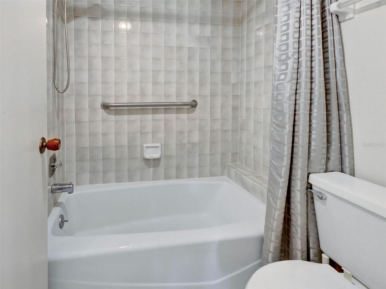 1405 Pine Lake Drive , Unit 5, Venice, FL 34285 Photo