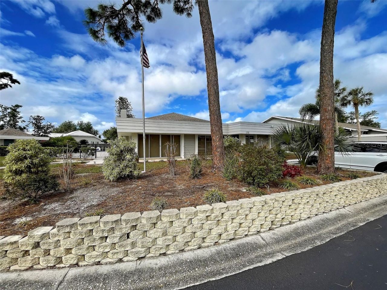 1405 Pine Lake Drive , Unit 5, Venice, FL 34285 Photo