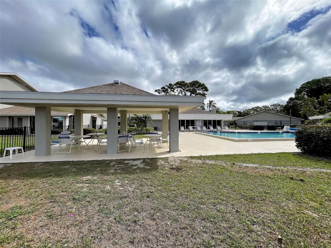 1405 Pine Lake Drive , Unit 5, Venice, FL 34285 Photo