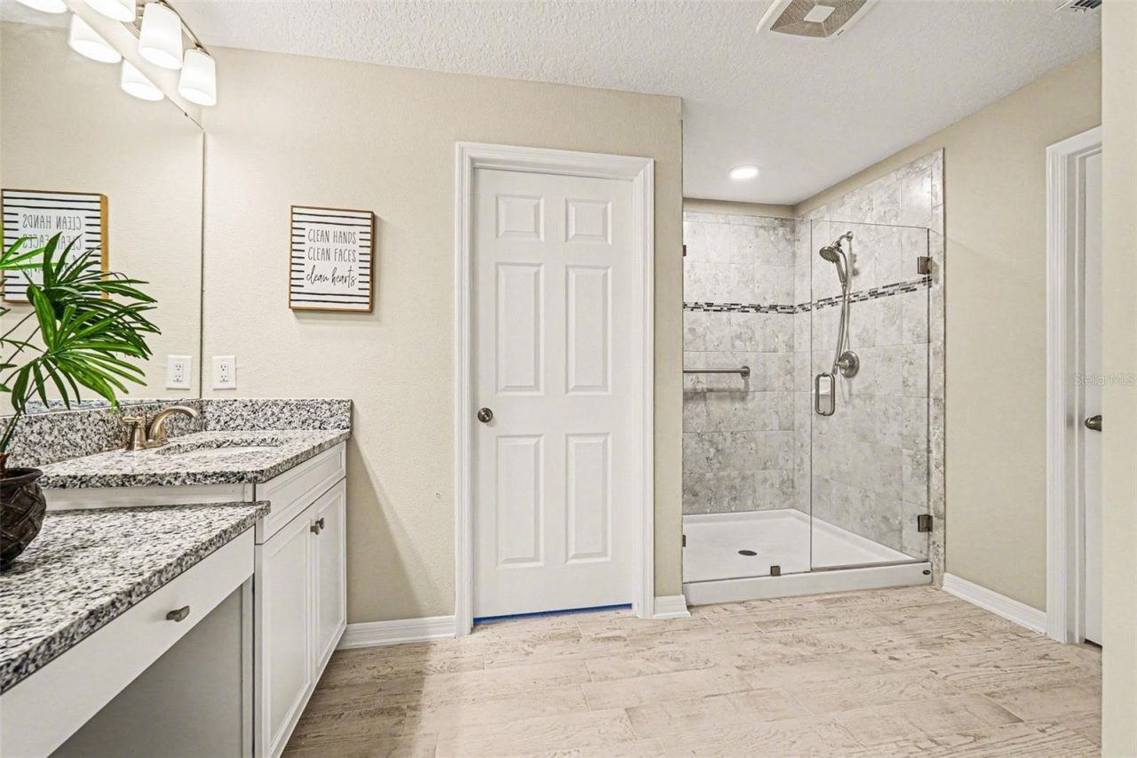 4902 Eagle Rock Drive , Wimauma, FL 33598 Photo