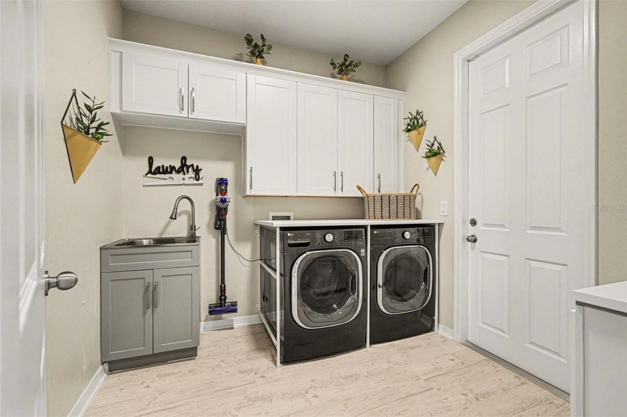 4902 Eagle Rock Drive , Wimauma, FL 33598 Photo