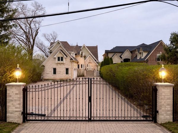 7381 S MADISON Street , Burr Ridge, IL 60527