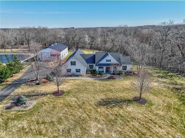 877 Yellowstone Trail, Hudson, WI 54016