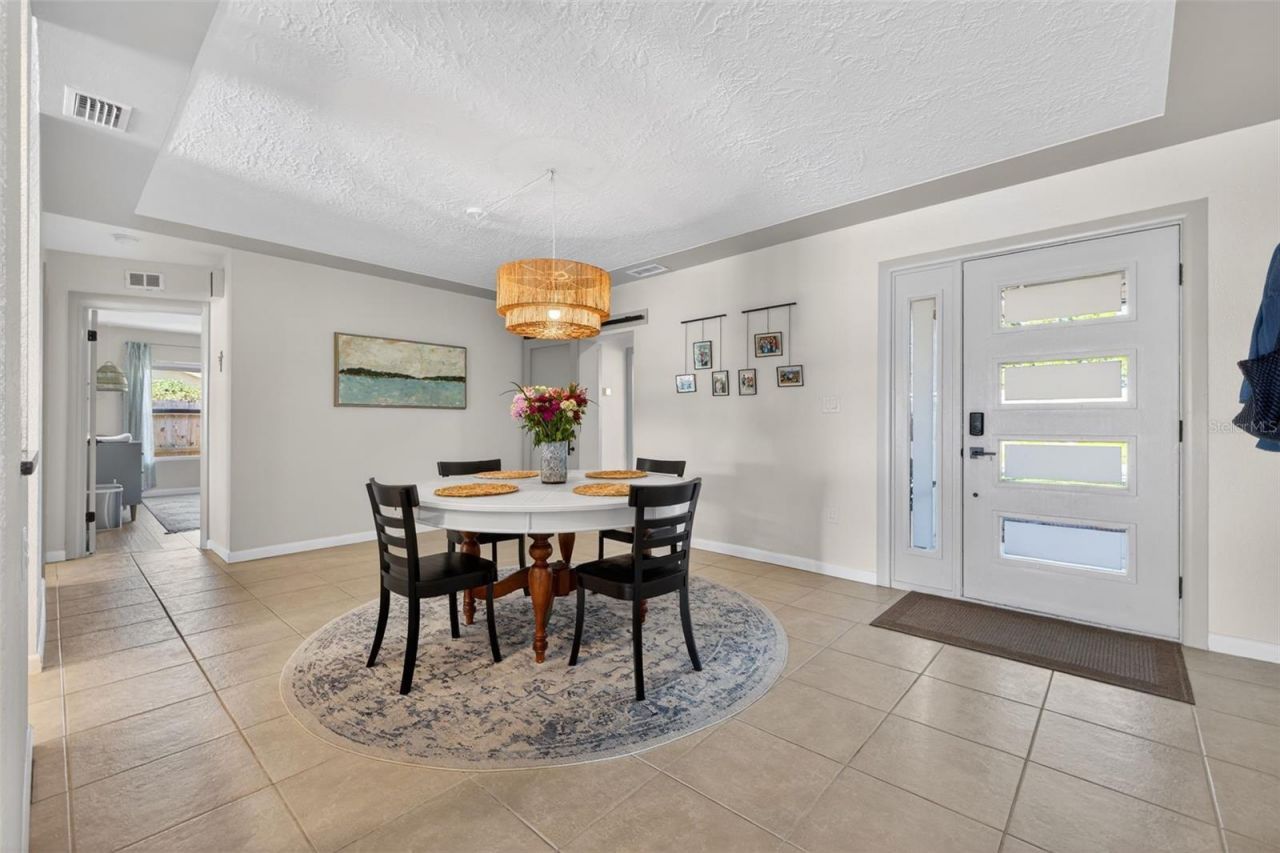 8848 Sunlit Cove Drive Ne, Saint Petersburg, FL 33702 Photo