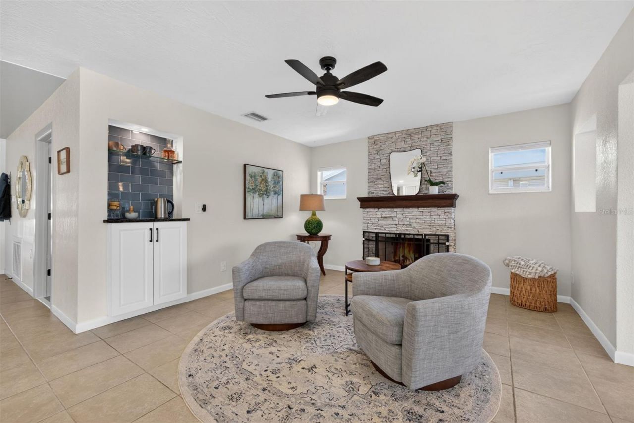 8848 Sunlit Cove Drive Ne, Saint Petersburg, FL 33702 Photo