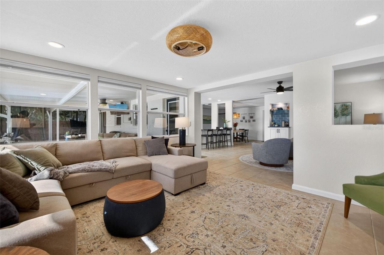 8848 Sunlit Cove Drive Ne, Saint Petersburg, FL 33702 Photo