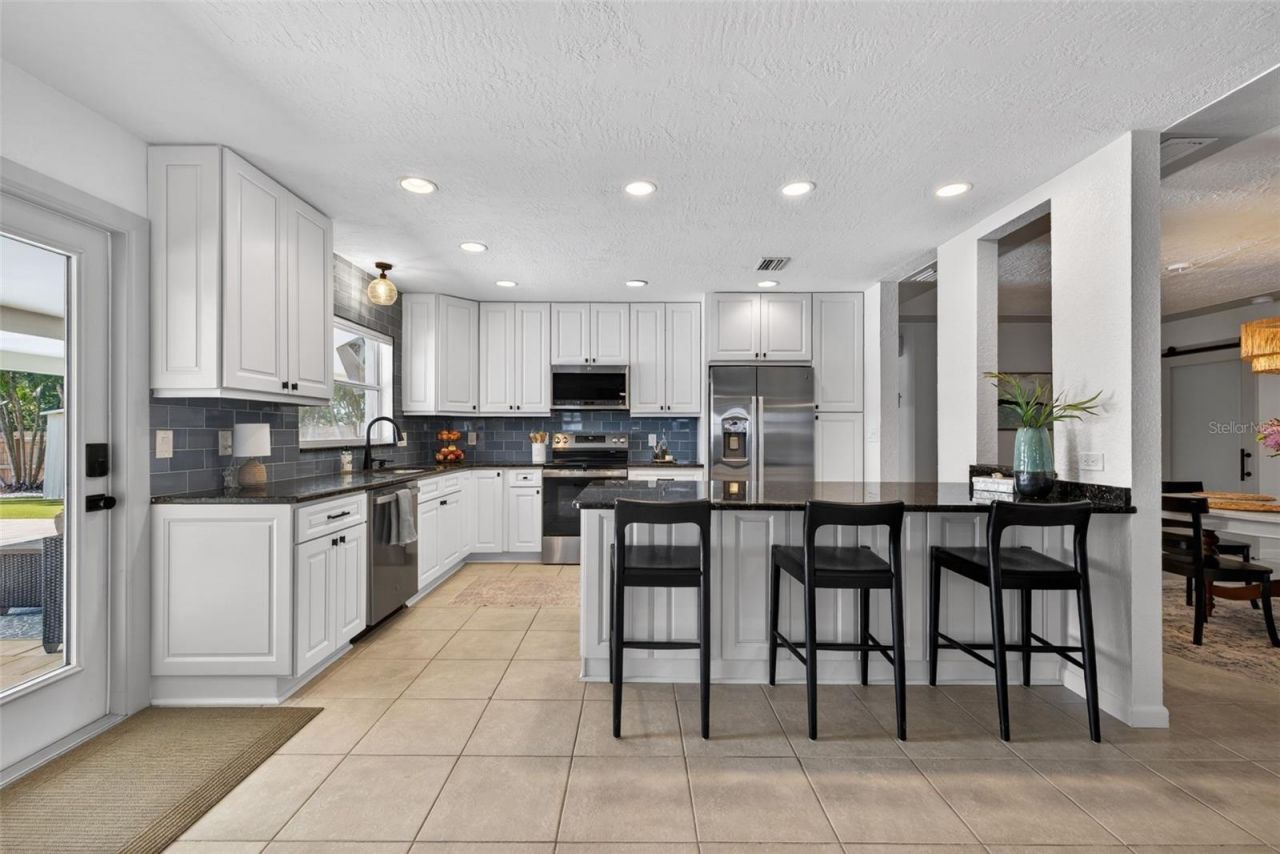 8848 Sunlit Cove Drive Ne, Saint Petersburg, FL 33702 Photo