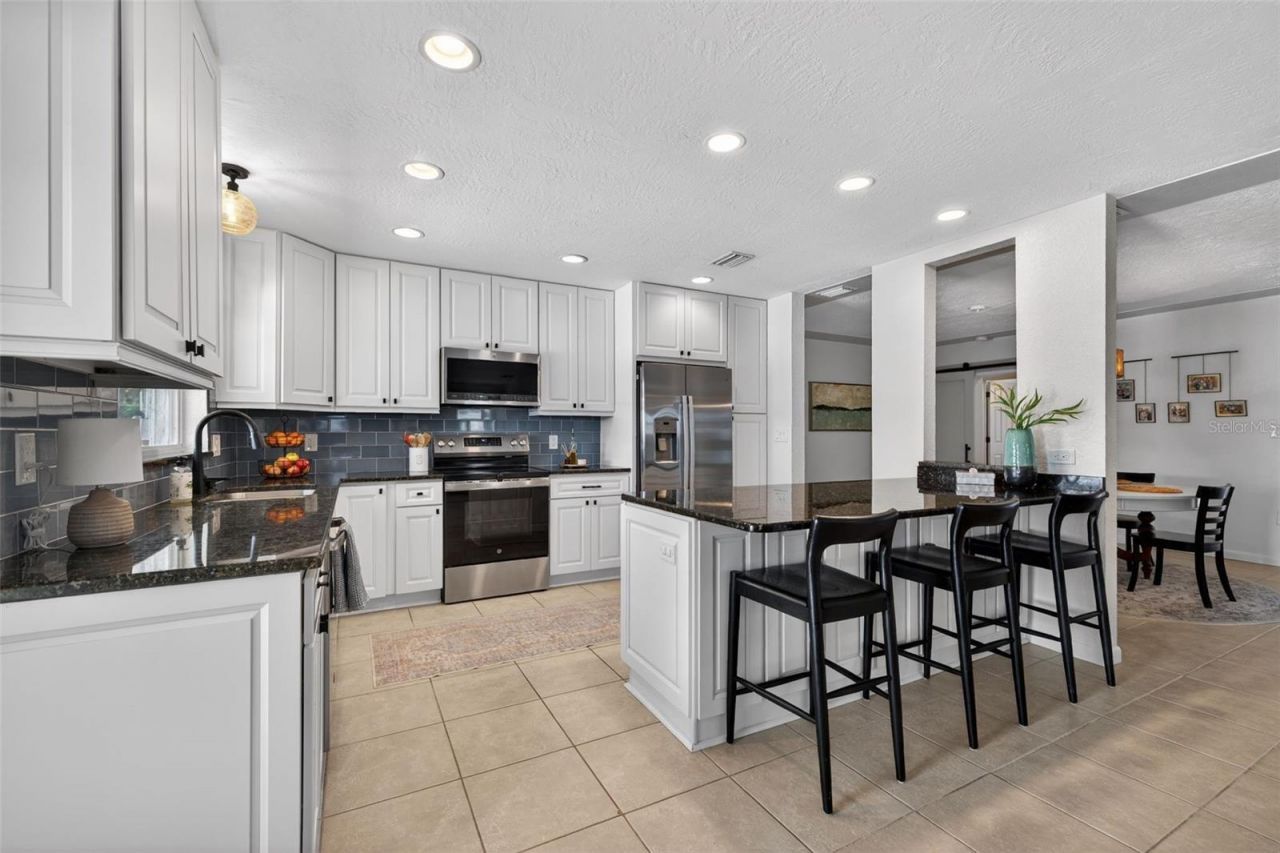 8848 Sunlit Cove Drive Ne, Saint Petersburg, FL 33702 Photo