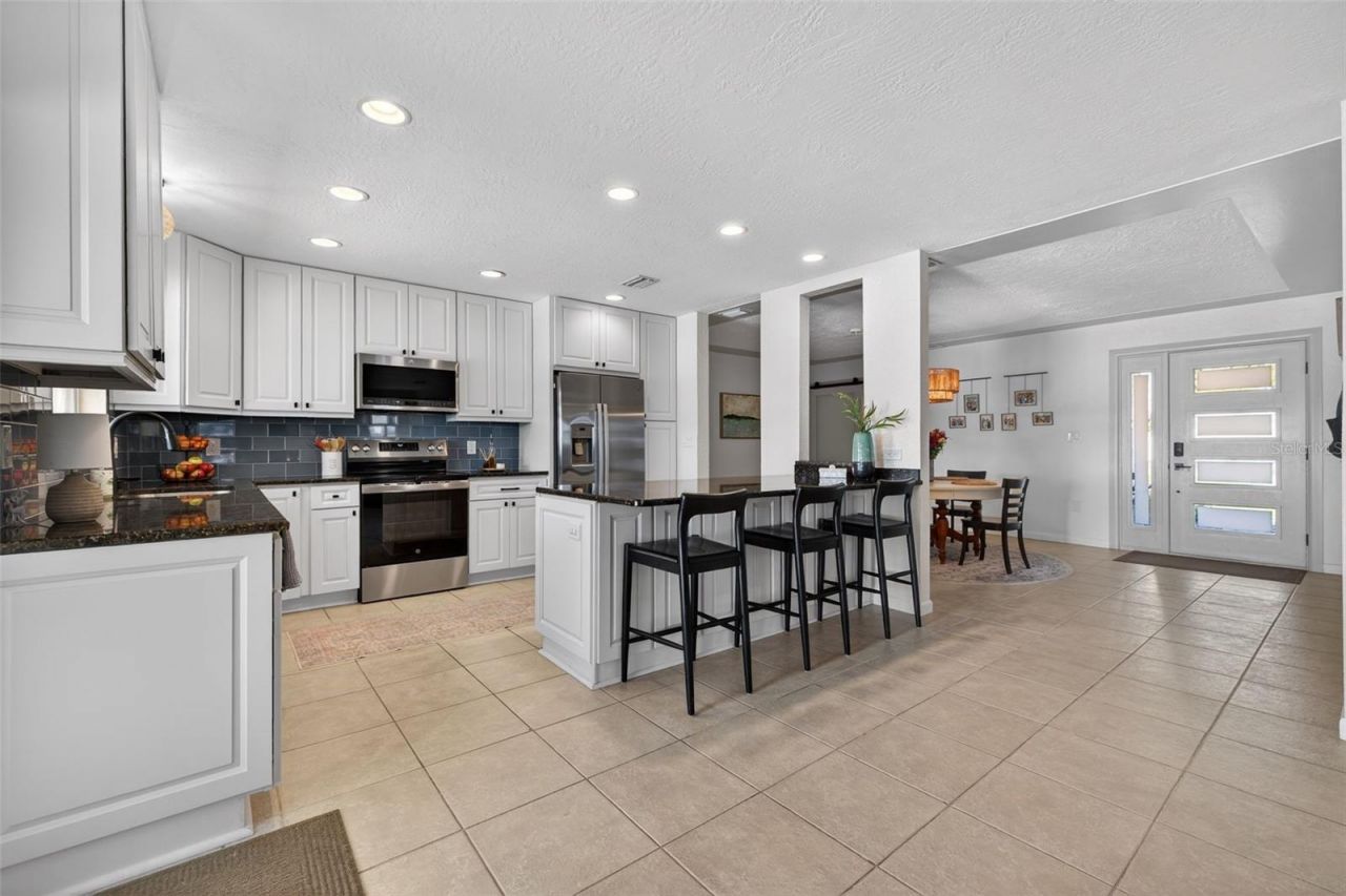 8848 Sunlit Cove Drive Ne, Saint Petersburg, FL 33702 Photo