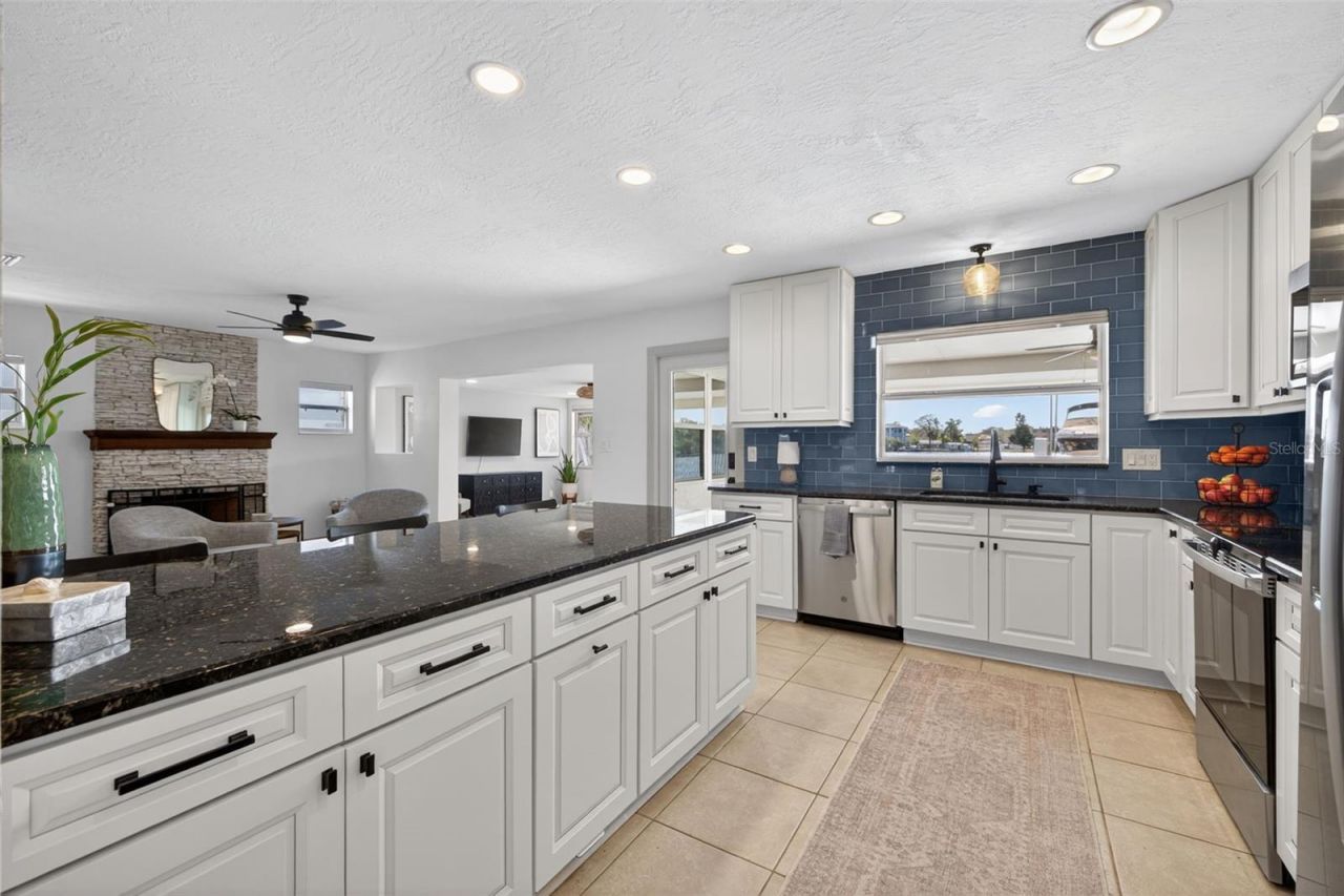 8848 Sunlit Cove Drive Ne, Saint Petersburg, FL 33702 Photo