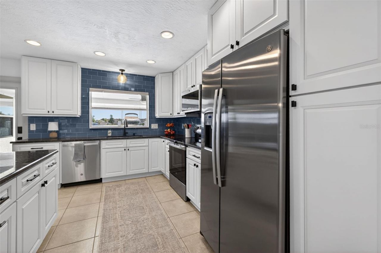 8848 Sunlit Cove Drive Ne, Saint Petersburg, FL 33702 Photo