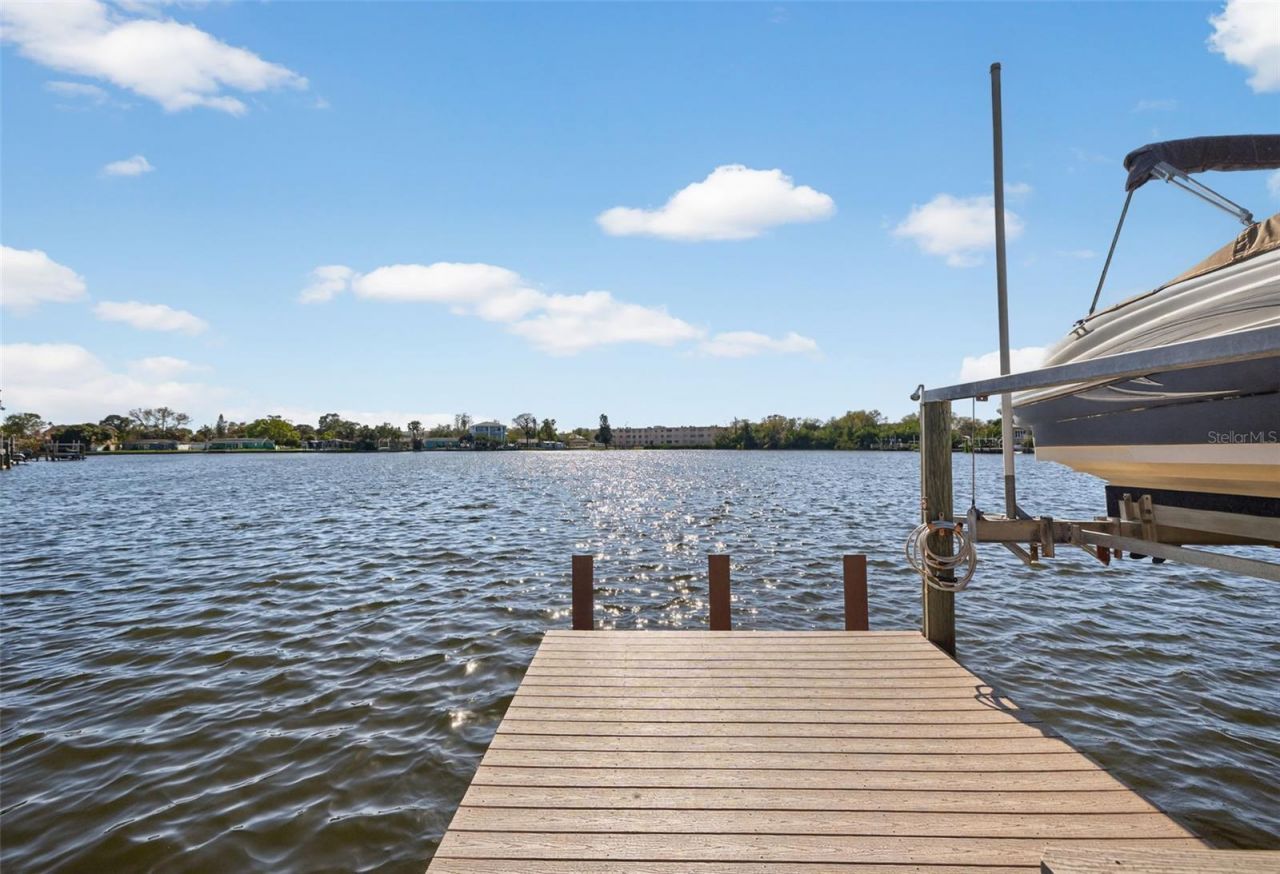 8848 Sunlit Cove Drive Ne, Saint Petersburg, FL 33702 Photo