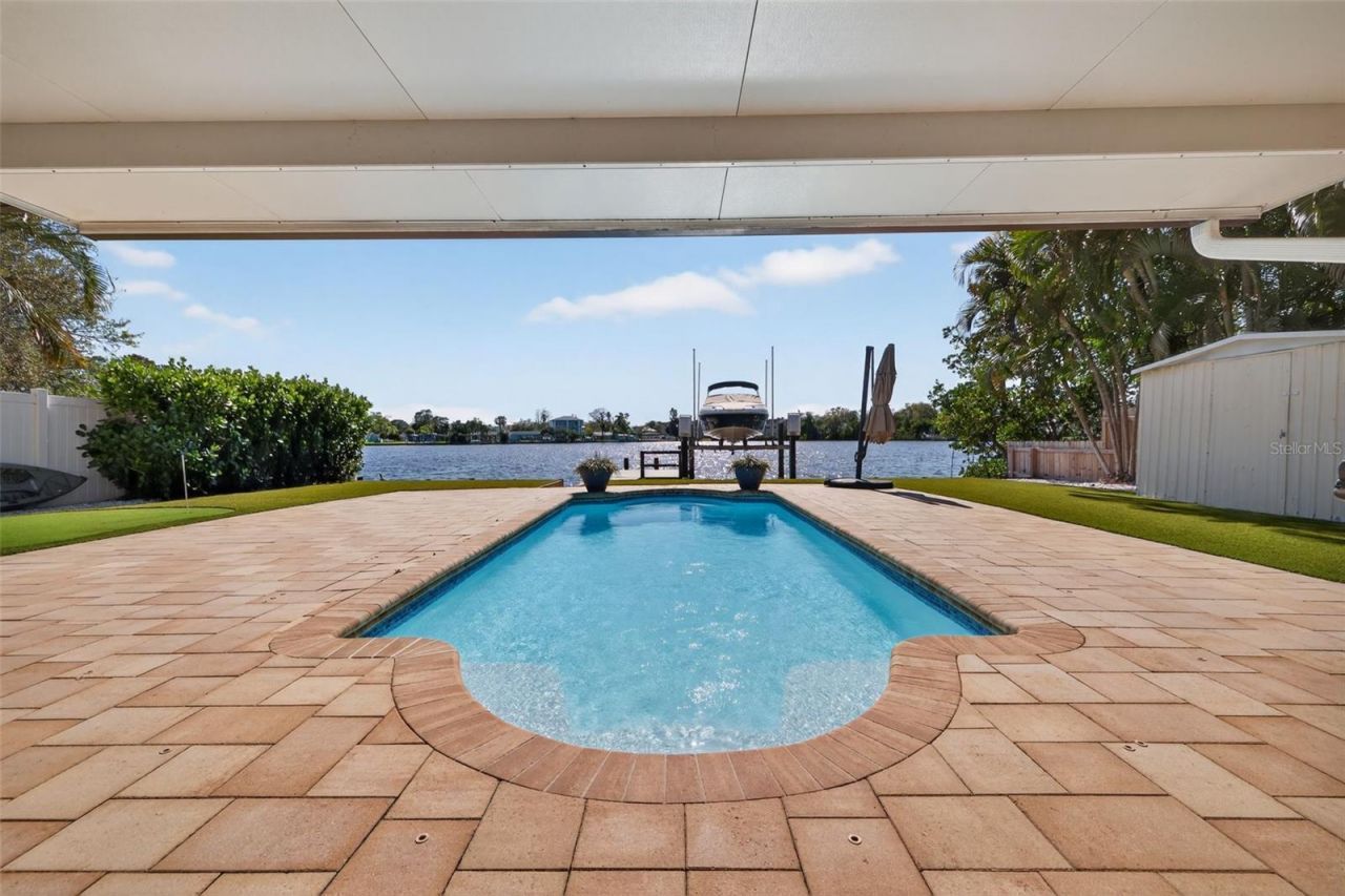 8848 Sunlit Cove Drive Ne, Saint Petersburg, FL 33702 Photo