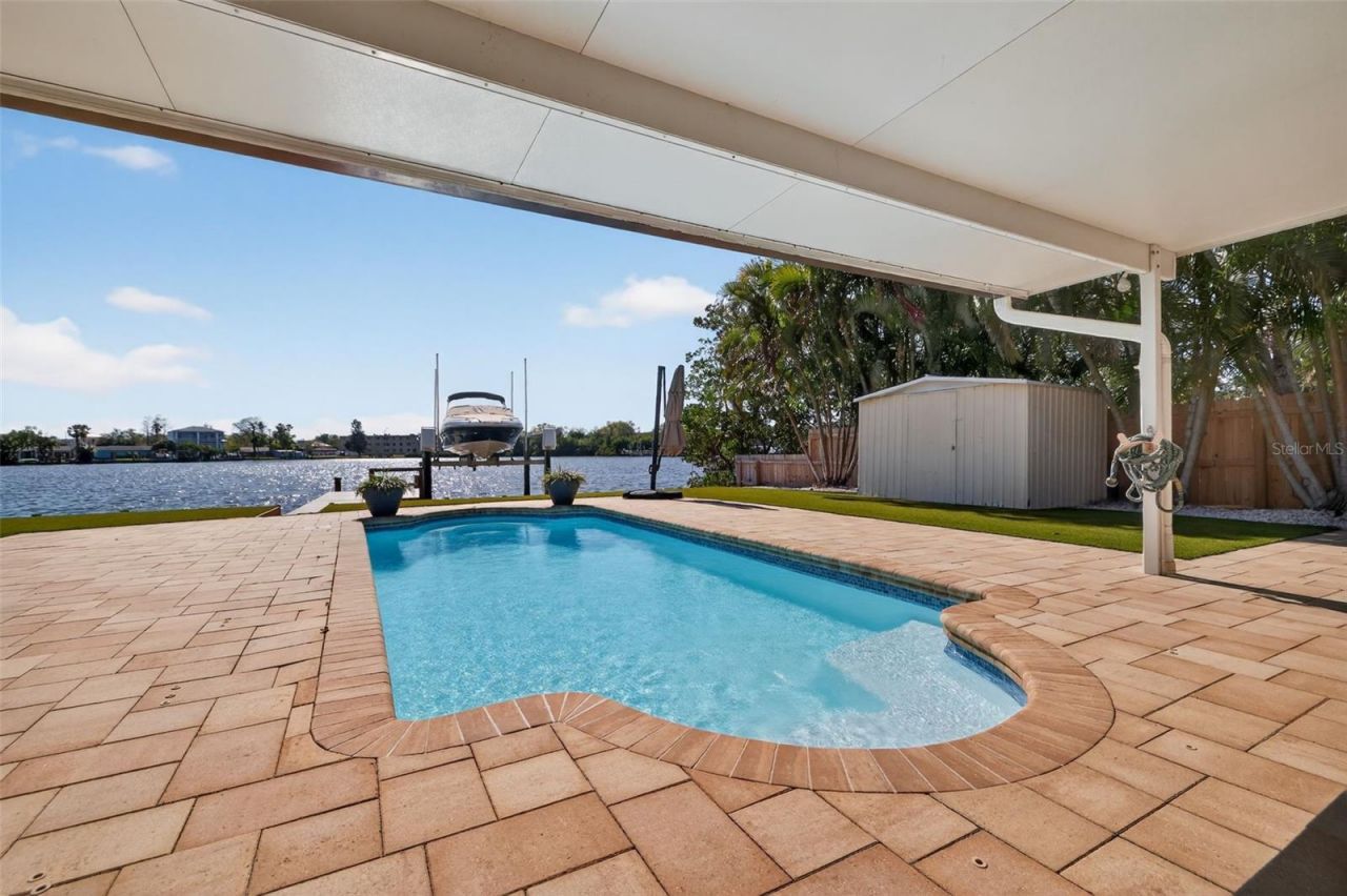 8848 Sunlit Cove Drive Ne, Saint Petersburg, FL 33702 Photo