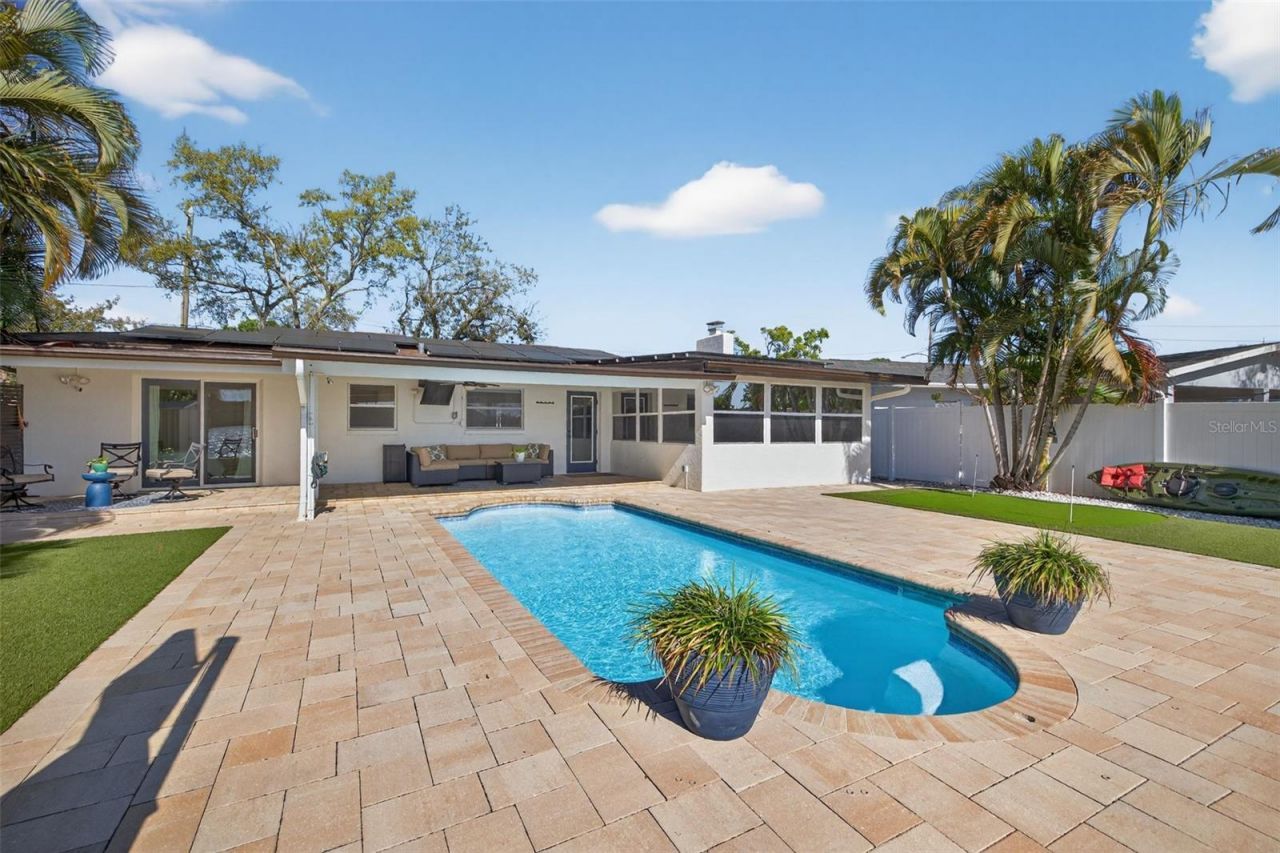 8848 Sunlit Cove Drive Ne, Saint Petersburg, FL 33702 Photo