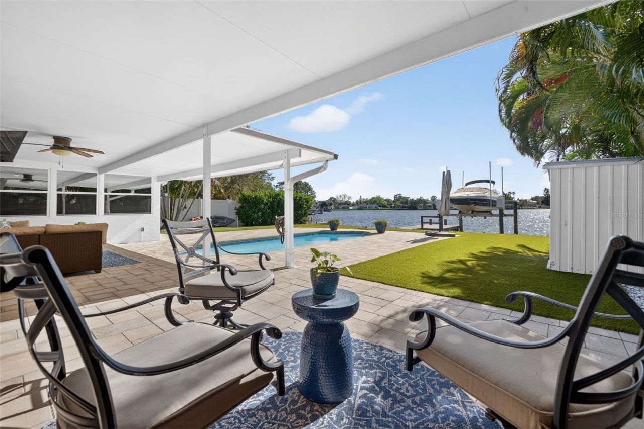 8848 Sunlit Cove Drive Ne, Saint Petersburg, FL 33702 Photo