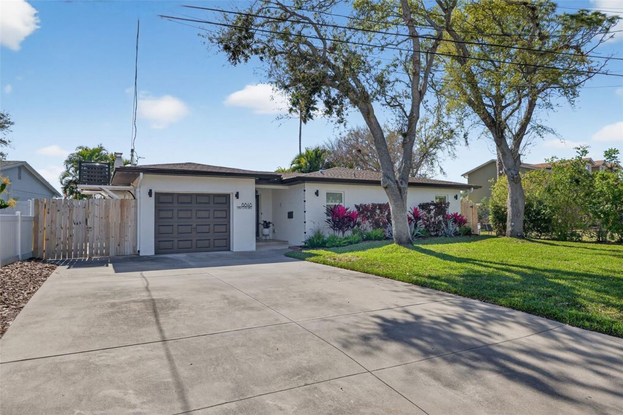 8848 Sunlit Cove Drive Ne, Saint Petersburg, FL 33702 Photo