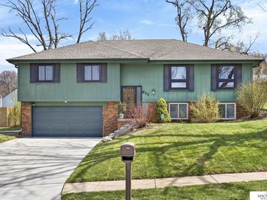 611 S 153rd Circle , Omaha, NE 68154