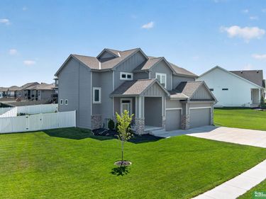 21819 G Street, Elkhorn, NE 68022
