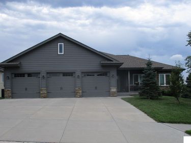 10509 Hillcrest Drive , La Vista, NE 68128