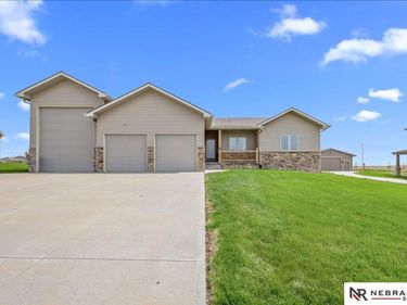 4905 Waterford Avenue , Bellevue, NE 68123