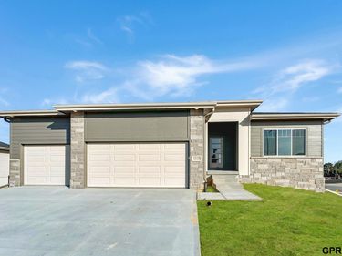 21907 McClellan Drive , Gretna, NE 68028