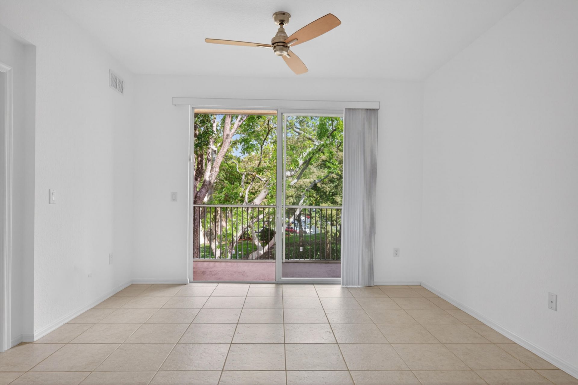7775 Yardley Drive, Unit 314, Tamarac, FL 33321 Photo
