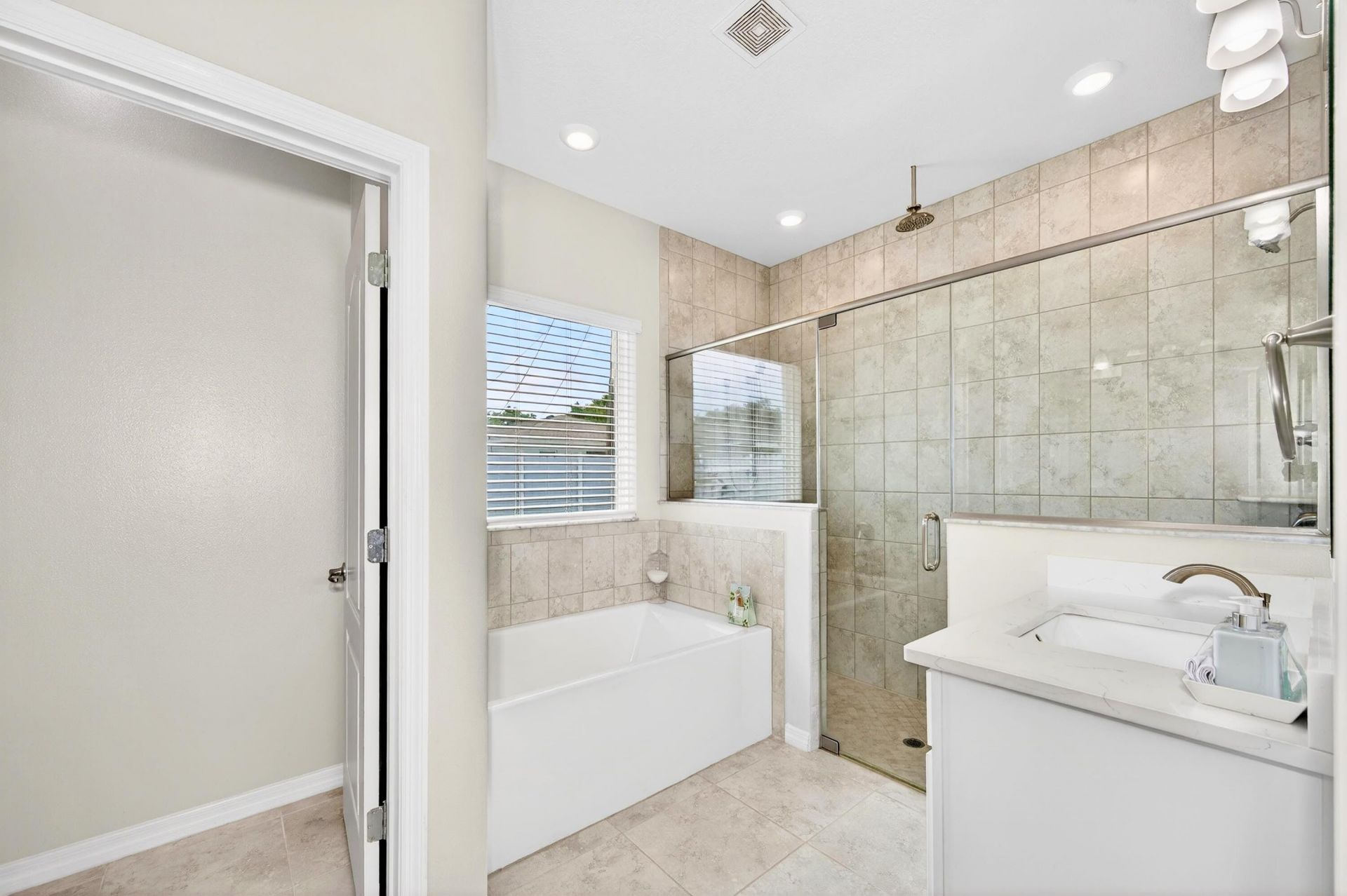 8236 100th Avenue, Vero Beach, FL 32967 Photo