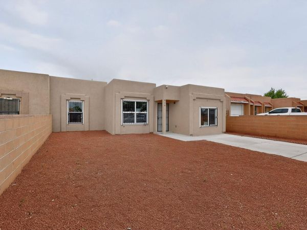 416 Indiana Street SE, Albuquerque, NM 87108