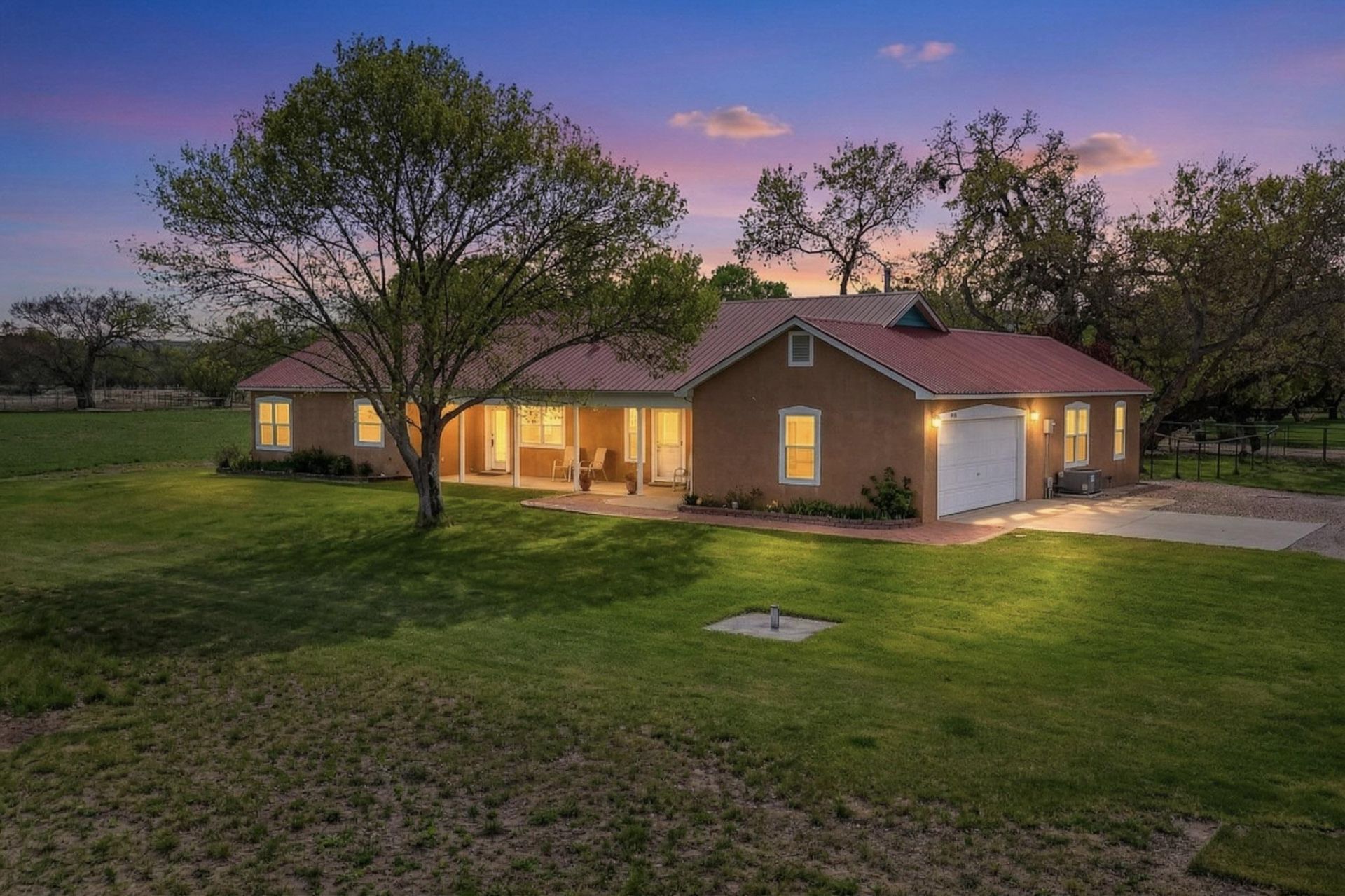 8645 Sabrina Lane Sw, Albuquerque, NM 87105 Main Photo