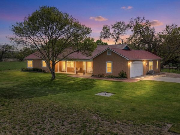 8645 Sabrina Lane SW, Albuquerque, NM 87105