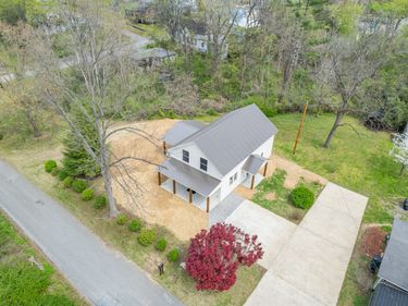 97 Barnwell Ave, Centerville, TN 37033