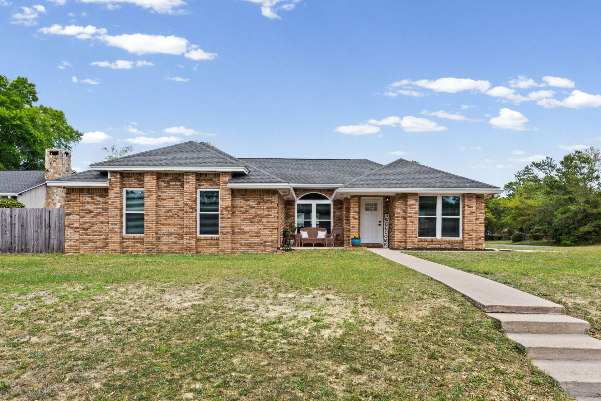 943 Ridgewood Way, Niceville, FL 32578 Main Photo