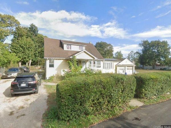 245 Acorn Avenue , Central Islip, NY 11722